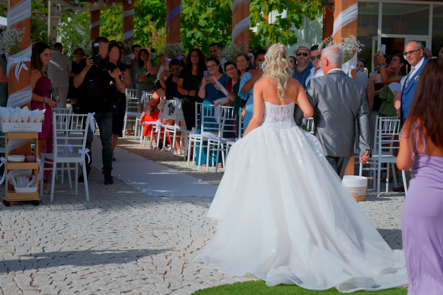 casamento, a noiva desliza, transforma momentos em histórias visuais